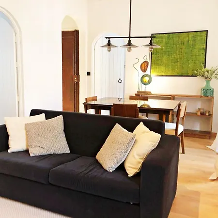 Vintage 2 Bd By Hostlovers 아파트