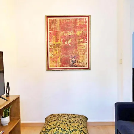 Vintage 2 Bd By Hostlovers