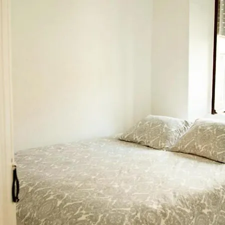 Apartment Vintage 2 Bd By Hostlovers